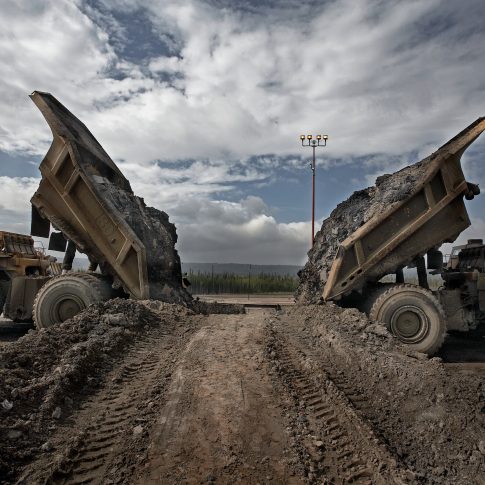 Haul trucks Oil Sands - Industrial - Harderlee