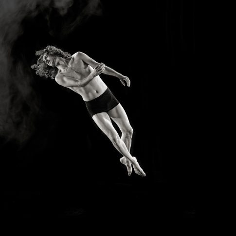 dance flying - performing arts - harderlee